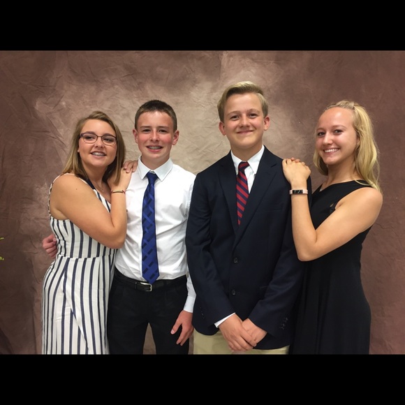 Meet your Posher, Tech - Picture 7 of 7